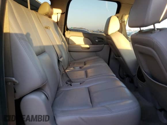 2008 Chevrolet Suburban 2LT с VIN 3GNFK16398G137643, выставлен на аукционе Copart как лот 89219905 с пробегом 97 473 миль миль и На запчасти • Non repairable. История ставок и продаж доступна на DreamBid. Изображение 11.