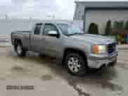 2008 GMC Sierra 1500 SLT z VIN 2GTEK19J781104275, wystawiony jako Copart lot #52929975 z przebiegiem 240 636 mil mil oraz Nie do naprawy • Non repairable. Historia ofert i sprzedaży dostępna na DreamBid. Obrazek 4.