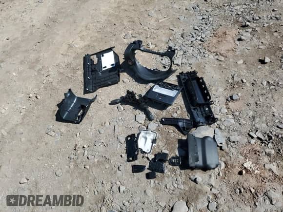 2019 Lexus IS 300 z VIN JTHC81D27K5038160, wystawiony jako Copart lot #63262105 z przebiegiem Nie podano mil oraz Szkoda całkowita • Salvage title. Historia ofert i sprzedaży dostępna na DreamBid. Obrazek 12.