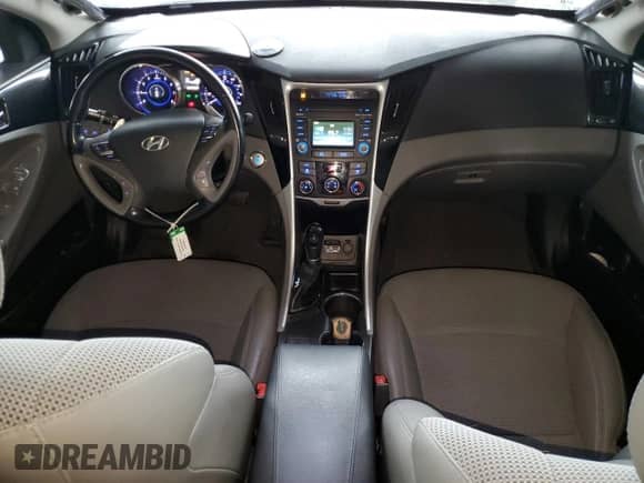 2014 Hyundai Sonata SE с VIN 5NPEC4AC4EH868266, выставлен на аукционе Copart как лот 82165615 с пробегом 228 883 миль миль и На запчасти • Non repairable. История ставок и продаж доступна на DreamBid. Изображение 8.