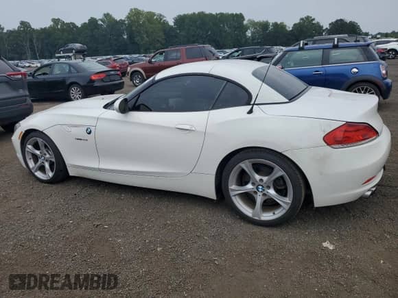 2011 BMW Z4 sDrive30i с VIN WBALM5C50BE379686, выставлен на аукционе Copart как лот 67585655 с пробегом 115 893 миль миль и Списание • Salvage title. История ставок и продаж доступна на DreamBid. Изображение 2.