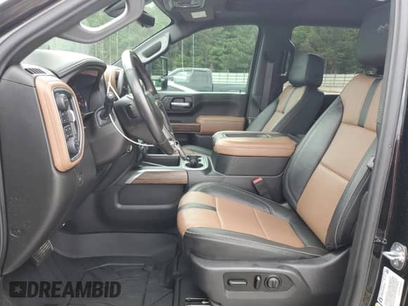 2020 Chevrolet Silverado 2500HD High Country с VIN 1GC4YREYXLF307495, выставлен на аукционе Copart как лот 59743045 с пробегом 51 877 миль миль и Чистый • Clean title. История ставок и продаж доступна на DreamBid. Изображение 7.