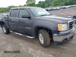 2010 GMC Sierra 1500 with VIN 3GTRCVE33AG197726, listed as a IAAI auction lot 42267798 with 116,831 mi miles and . Bid and sale history available at DreamBid. Image 1.