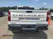 2024 Chevrolet Silverado 1500 Custom Trail Boss z VIN 3GCUDCE89RG392815, wystawiony jako Copart lot #70260445 z przebiegiem 29 021 mil mil oraz Szkoda całkowita • Salvage title. Historia ofert i sprzedaży dostępna na DreamBid. Obrazek 6.