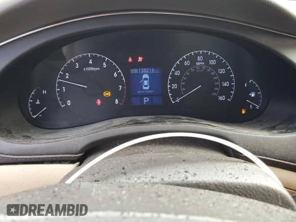 2011 Hyundai Genesis z VIN KMHGC4DE3BU113659, wystawiony jako Copart lot #72034854 z przebiegiem 138 216 mil mil oraz Nie do naprawy • Non repairable. Historia ofert i sprzedaży dostępna na DreamBid. Obrazek 9.