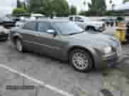 2010 Chrysler 300 Touring с VIN 2C3CA5CV9AH190252, выставлен на аукционе Copart как лот 84009125 с пробегом 135 849 миль миль и Списание • Salvage title. История ставок и продаж доступна на DreamBid. Изображение 4.