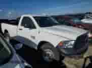 2022 Ram 1500 Tradesman z VIN 3C6JR6DG8NG256711, wystawiony jako Copart lot #71198605 z przebiegiem 30 964 mil mil oraz Szkoda całkowita • Salvage title. Historia ofert i sprzedaży dostępna na DreamBid. Obrazek 4.