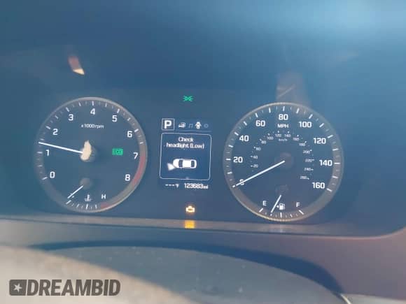 2015 Hyundai Sonata Sport z VIN 5NPE34AF8FH194098, wystawiony jako IAAI lot #41642055 z przebiegiem 123 683 mil mil oraz . Historia ofert i sprzedaży dostępna na DreamBid. Obrazek 7.