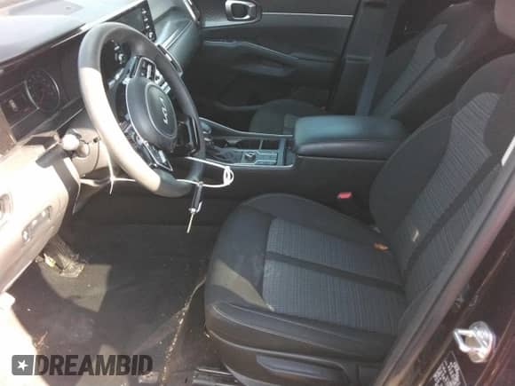 2023 Kia Sorento LX with VIN 5XYRGDLCXPG193861, listed as a Copart auction lot 58504275 with 138,690 mi miles and Salvage title. Bid and sale history available at DreamBid. Image 7.