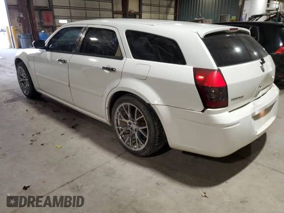 2006 Dodge Magnum with VIN 2D4FV47T46H360396, listed as a Copart auction lot 79317814 with 149,609 mi miles and Salvage title. Bid and sale history available at DreamBid. Image 2.
