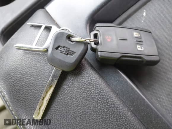 2015 Chevrolet Silverado 2500HD Work Truck z VIN 1GC1KUEG5FF607254, wystawiony jako IAAI lot #42287674 z przebiegiem 105 845 mil mil oraz . Historia ofert i sprzedaży dostępna na DreamBid. Obrazek 11.