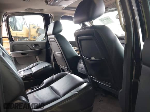 2010 Chevrolet Suburban LTZ с VIN 1GNUKKE3XAR253017, выставлен на аукционе IAAI как лот 42356620 с пробегом 261 335 миль миль и . История ставок и продаж доступна на DreamBid. Изображение 8.
