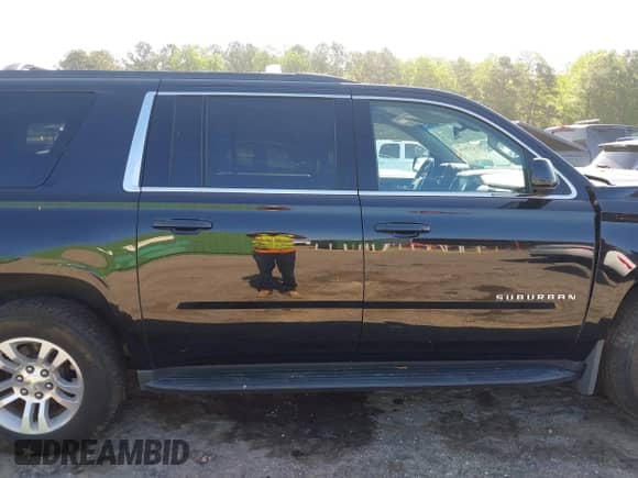 2019 Chevrolet Suburban LS с VIN 1GNSKGKC2KR353977, выставлен на аукционе IAAI как лот 42129814 с пробегом 85 454 миль миль и . История ставок и продаж доступна на DreamBid. Изображение 13.