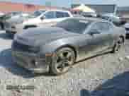 2011 Chevrolet Camaro 1SS z VIN 2G1FJ1EJXB9137320, wystawiony jako Copart lot #80519315 z przebiegiem 137 849 mil mil oraz Szkoda całkowita • Salvage title. Historia ofert i sprzedaży dostępna na DreamBid. Obrazek 1.