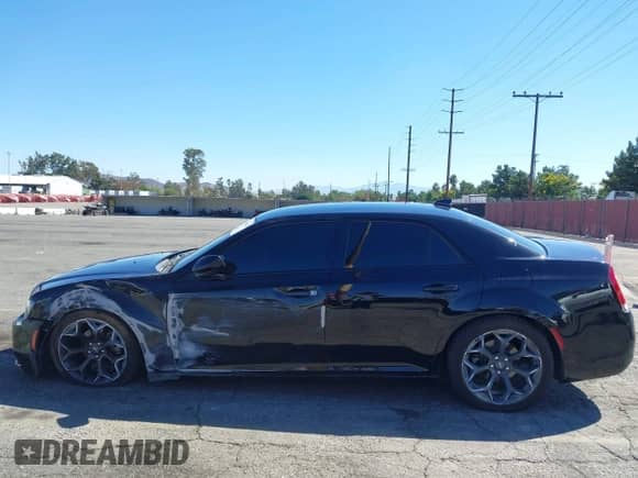 2019 Chrysler 300 Touring с VIN 2C3CCAAG3KH740652, выставлен на аукционе IAAI как лот 43158847 с пробегом 74 744 миль миль и . История ставок и продаж доступна на DreamBid. Изображение 14.