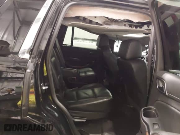 2017 Chevrolet Tahoe Premier z VIN 1GNSKCKC8HR156040, wystawiony jako IAAI lot #42253603 z przebiegiem 103 869 mil mil oraz . Historia ofert i sprzedaży dostępna na DreamBid. Obrazek 8.