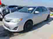 2013 Toyota Camry LE z VIN 4T1BD1FK1DU070466, wystawiony jako IAAI lot #42118169 z przebiegiem 144 680 mil mil oraz . Historia ofert i sprzedaży dostępna na DreamBid. Obrazek 19.