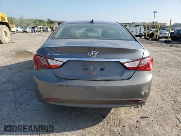2013 Hyundai Sonata GLS z VIN 5NPEB4AC0DH765427, wystawiony jako Copart lot #64684245 z przebiegiem 121 838 mil mil oraz Szkoda całkowita • Salvage title. Historia ofert i sprzedaży dostępna na DreamBid. Obrazek 6.