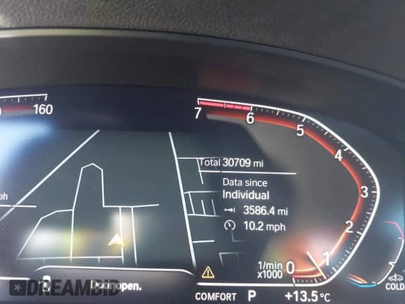 2022 BMW 5 Series 530i xDrive z VIN WBA13BJ02NWX40186, wystawiony jako IAAI lot #40547068 z przebiegiem 30 709 mil mil oraz . Historia ofert i sprzedaży dostępna na DreamBid. Obrazek 7.