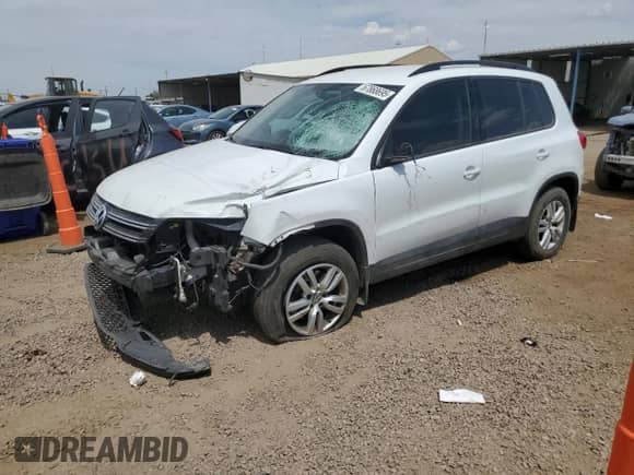 2017 Volkswagen Tiguan S z VIN WVGBV7AX6HK012373, wystawiony jako Copart lot #67868695 z przebiegiem 46 227 mil mil oraz Szkoda całkowita • Salvage title. Historia ofert i sprzedaży dostępna na DreamBid. Obrazek 1.