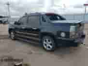 2013 Chevrolet Avalanche LTZ z VIN 3GNTKGE72DG183383, wystawiony jako Copart lot #65534825 z przebiegiem 180 108 mil mil oraz Szkoda całkowita • Salvage title. Historia ofert i sprzedaży dostępna na DreamBid. Obrazek 2.