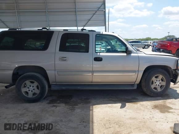 2005 Chevrolet Suburban LS с VIN 1GNEC16Z65R129041, выставлен на аукционе IAAI как лот 42362900 с пробегом 293 310 миль миль и . История ставок и продаж доступна на DreamBid. Изображение 12.