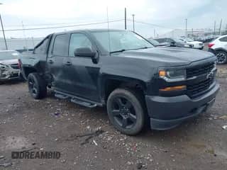 2017 Chevrolet Silverado 1500 Work Truck z VIN 1GCVKNEC3HZ279404, wystawiony jako IAAI lot #42593587 z przebiegiem 101 262 mil mil oraz . Historia ofert i sprzedaży dostępna na DreamBid. Obrazek 1.