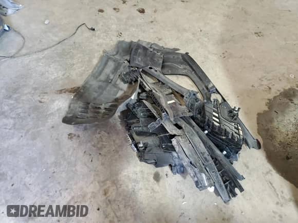 2025 Jeep Grand Cherokee Laredo z VIN 1C4RJHAG3SC276415, wystawiony jako Copart lot #85480155 z przebiegiem Nie podano mil oraz Szkoda całkowita • Salvage title. Historia ofert i sprzedaży dostępna na DreamBid. Obrazek 13.