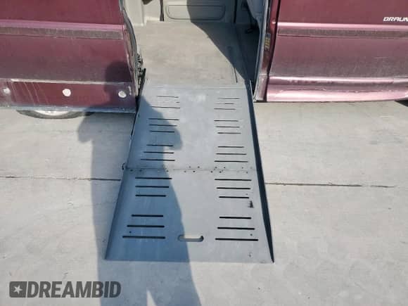 2006 Chevrolet Uplander Cargo с VIN 1GBDV13186D223082, выставлен на аукционе Copart как лот 49682435 с пробегом 123 049 миль миль и Списание • Salvage title. История ставок и продаж доступна на DreamBid. Изображение 13.