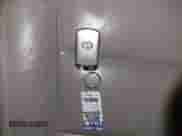 2017 Toyota Sienna XLE Auto Access Seat z VIN 5TDYZ3DC8HS769921, wystawiony jako IAAI lot #41237055 z przebiegiem 152 509 mil mil oraz . Historia ofert i sprzedaży dostępna na DreamBid. Obrazek 11.