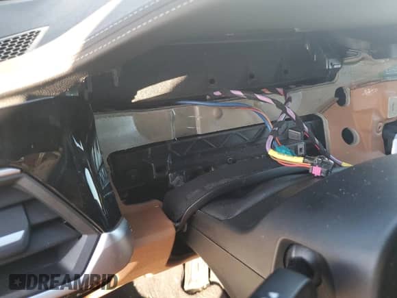 2021 BMW 3 Series 330e with VIN 3MW5P7J0XM8C00725, listed as a Copart auction lot 84235065 with Not provided miles and Non repairable. Bid and sale history available at DreamBid. Image 9.