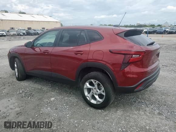 2024 Chevrolet Trax LS z VIN KL77LFE25RC213019, wystawiony jako Copart lot #81873955 z przebiegiem 19 063 mil mil oraz Szkoda całkowita • Salvage title. Historia ofert i sprzedaży dostępna na DreamBid. Obrazek 2.