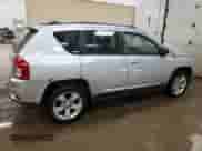 2011 Jeep Compass Latitude with VIN 1J4NT1FB6BD260856, listed as a Copart auction lot 81098705 with 111,933 mi miles and Clean title. Bid and sale history available at DreamBid. Image 3.