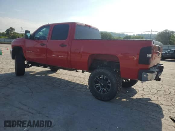 2008 Chevrolet Silverado 2500HD 1LT с VIN 1GCHK23618F104448, выставлен на аукционе Copart как лот 66154435 с пробегом 252 546 миль миль и Списание • Salvage title. История ставок и продаж доступна на DreamBid. Изображение 2.