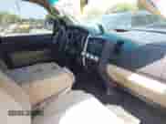 2012 Toyota Tundra z VIN 5TFRU5F18CX026186, wystawiony jako IAAI lot #42414319 z przebiegiem 216 128 mil mil oraz . Historia ofert i sprzedaży dostępna na DreamBid. Obrazek 5.