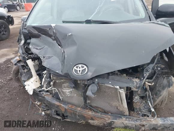 2013 Toyota Sienna XLE с VIN 5TDDK3DC3DS062352, выставлен на аукционе IAAI как лот 42177629 с пробегом 289 981 миль миль и . История ставок и продаж доступна на DreamBid. Изображение 10.