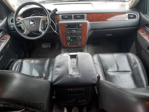 2014 Chevrolet Suburban LT с VIN 1GNSCJE09ER228409, выставлен на аукционе Copart как лот 55901885 с пробегом 328 470 миль миль и Чистый • Clean title. История ставок и продаж доступна на DreamBid. Изображение 8.