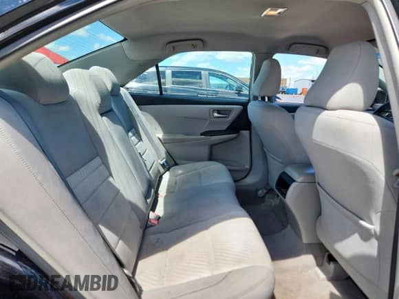 2017 Toyota Camry XLE z VIN 4T1BF1FK6HU769821, wystawiony jako Copart lot #69272995 z przebiegiem 121 113 mil mil oraz Czysty tytuł • Clean title. Historia ofert i sprzedaży dostępna na DreamBid. Obrazek 10.