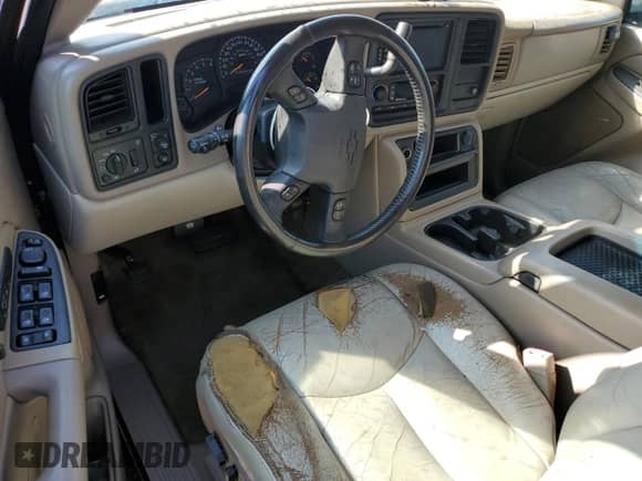 2006 Chevrolet Suburban LS с VIN 1GNEC16Z96J173437, выставлен на аукционе Copart как лот 75913624 с пробегом 309 169 миль миль и На запчасти • Non repairable. История ставок и продаж доступна на DreamBid. Изображение 8.