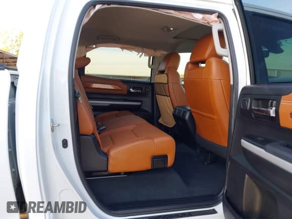 2019 Toyota Tundra SR5 с VIN 5TFAY5F11KX857951, выставлен на аукционе IAAI как лот 41149534 с пробегом 48 955 миль миль и . История ставок и продаж доступна на DreamBid. Изображение 8.