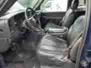 2002 Chevrolet Silverado 2500HD LS z VIN 1GCHK23U42F173771, wystawiony jako Copart lot #65200095 z przebiegiem 134 405 mil mil oraz Szkoda całkowita • Salvage title. Historia ofert i sprzedaży dostępna na DreamBid. Obrazek 7.