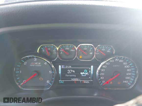 2018 Chevrolet Silverado 1500 LTZ z VIN 3GCUKSEC6JG364379, wystawiony jako IAAI lot #43445037 z przebiegiem 140 652 mil mil oraz . Historia ofert i sprzedaży dostępna na DreamBid. Obrazek 7.