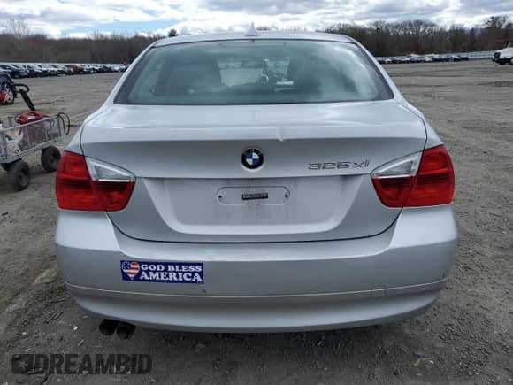 2006 BMW 3 Series 325xi with VIN WBAVD13576KV06801, listed as a Copart auction lot 52862725 with 201,339 mi miles and Non repairable. Bid and sale history available at DreamBid. Image 6.