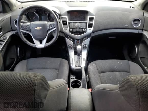 2013 Chevrolet Cruze 1LT z VIN 1G1PC5SB8D7149330, wystawiony jako Copart lot #81519235 z przebiegiem 155 962 mil mil oraz Czysty tytuł • Clean title. Historia ofert i sprzedaży dostępna na DreamBid. Obrazek 8.