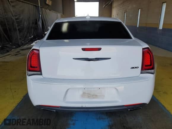 2020 Chrysler 300 Touring с VIN 2C3CCAAG5LH220678, выставлен на аукционе Copart как лот 68208695 с пробегом 139 499 миль миль и Чистый • Clean title. История ставок и продаж доступна на DreamBid. Изображение 6.