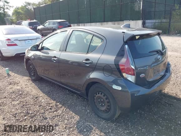 2015 Toyota Prius One z VIN JTDKDTB39F1096378, wystawiony jako IAAI lot #42947064 z przebiegiem 174 105 mil mil oraz . Historia ofert i sprzedaży dostępna na DreamBid. Obrazek 3.