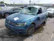 2018 Volkswagen Tiguan S с VIN 3VV1B7AX0JM044230, выставлен на аукционе IAAI как лот 42690642 с пробегом 175 844 миль миль и . История ставок и продаж доступна на DreamBid. Изображение 16.