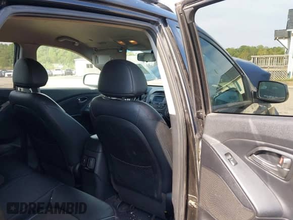 2014 Hyundai Tucson Limited с VIN KM8JU3AG3EU933487, выставлен на аукционе IAAI как лот 43279435 с пробегом 184 487 миль миль и . История ставок и продаж доступна на DreamBid. Изображение 8.