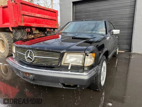 1982 Mercedes-Benz 380 с VIN WDBCA43A6CB003319, выставлен на аукционе Copart как лот 42868185 с пробегом 56 675 миль миль и Чистый • Clean title. История ставок и продаж доступна на DreamBid. Изображение 2.