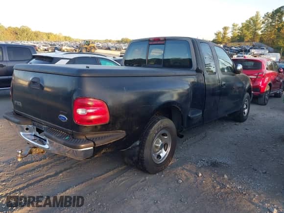 1997 Ford F-150 с VIN 1FTDX0767VKC82186, выставлен на аукционе IAAI как лот 43425758 с пробегом 228 230 миль миль и . История ставок и продаж доступна на DreamBid. Изображение 4.